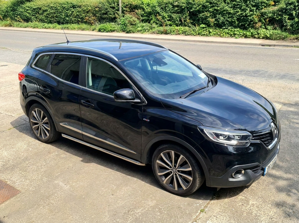 High three-quarter view of a black Renault Kadjar with freshly tinted rear windows in Co. Wexford